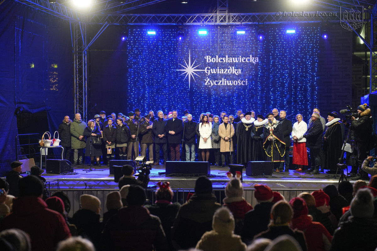 Gwiazdka życzliwości i jarmark na bolesławieckim rynku 2025 r.