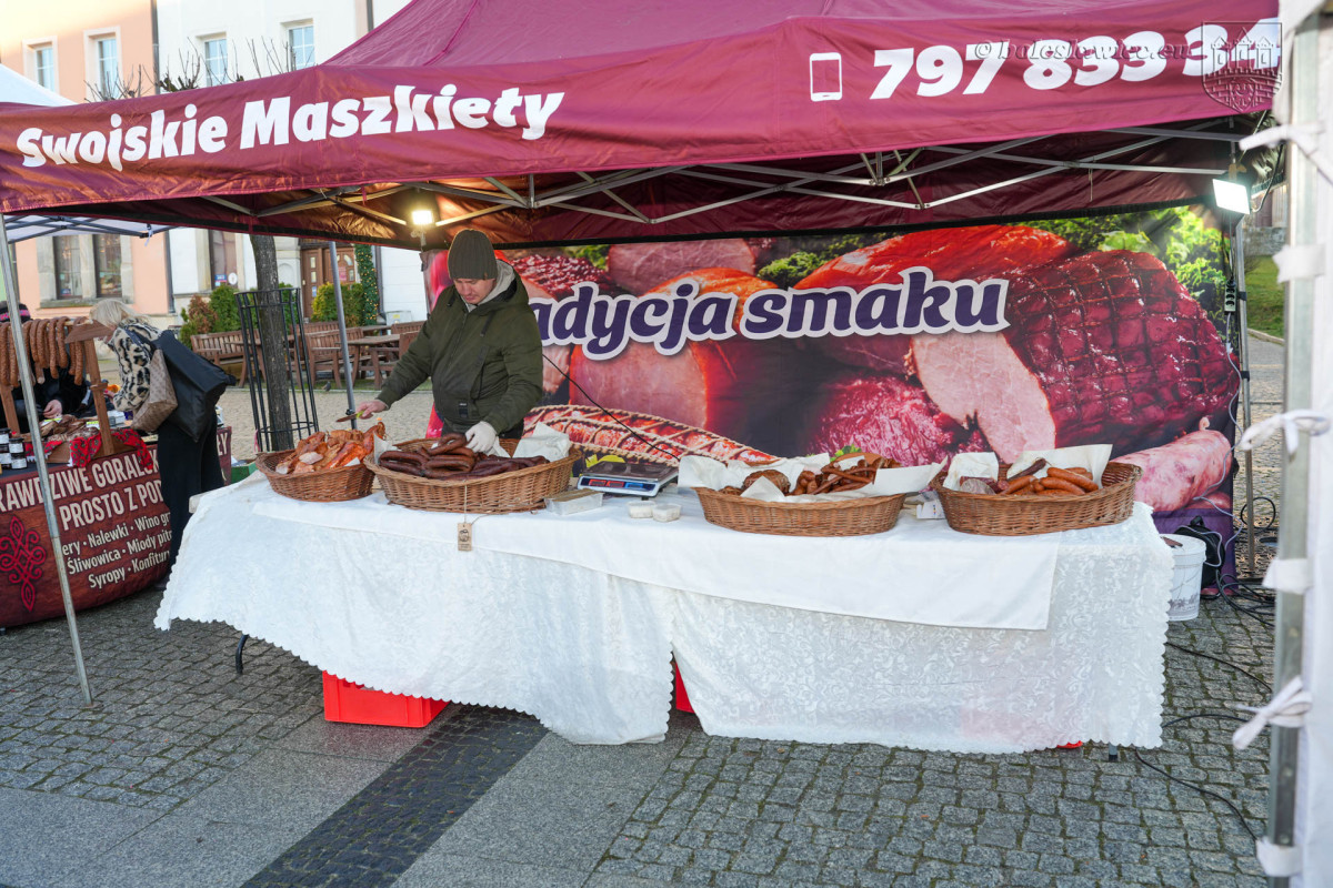 Gwiazdka życzliwości i jarmark na bolesławieckim rynku 2025 r.