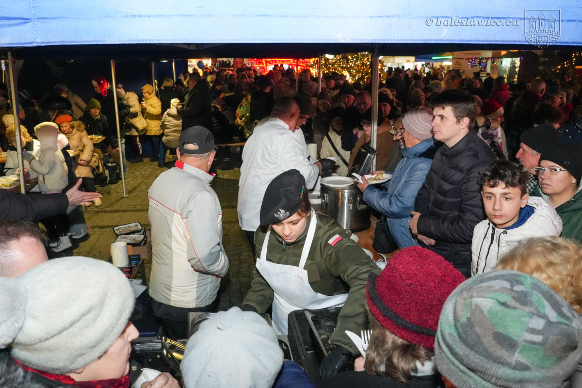 Gwiazdka życzliwości i jarmark na bolesławieckim rynku 2025 r.