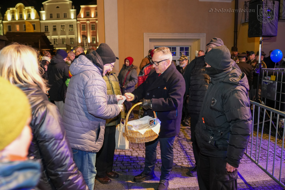 Gwiazdka życzliwości i jarmark na bolesławieckim rynku 2025 r.