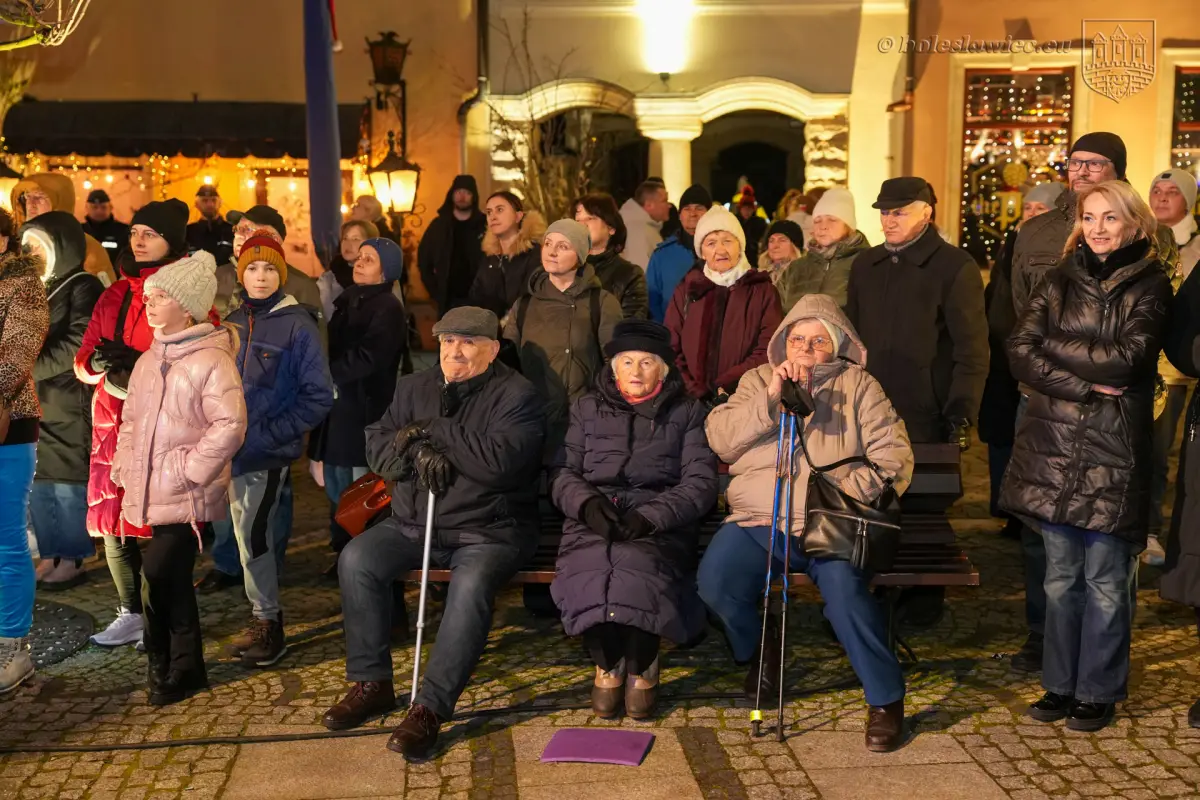 Gwiazdka życzliwości i jarmark na bolesławieckim rynku 2025 r.