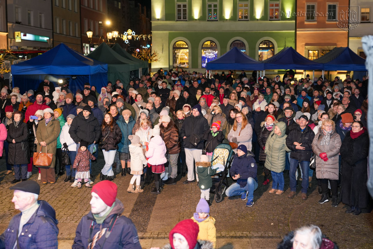 Gwiazdka życzliwości i jarmark na bolesławieckim rynku 2025 r.
