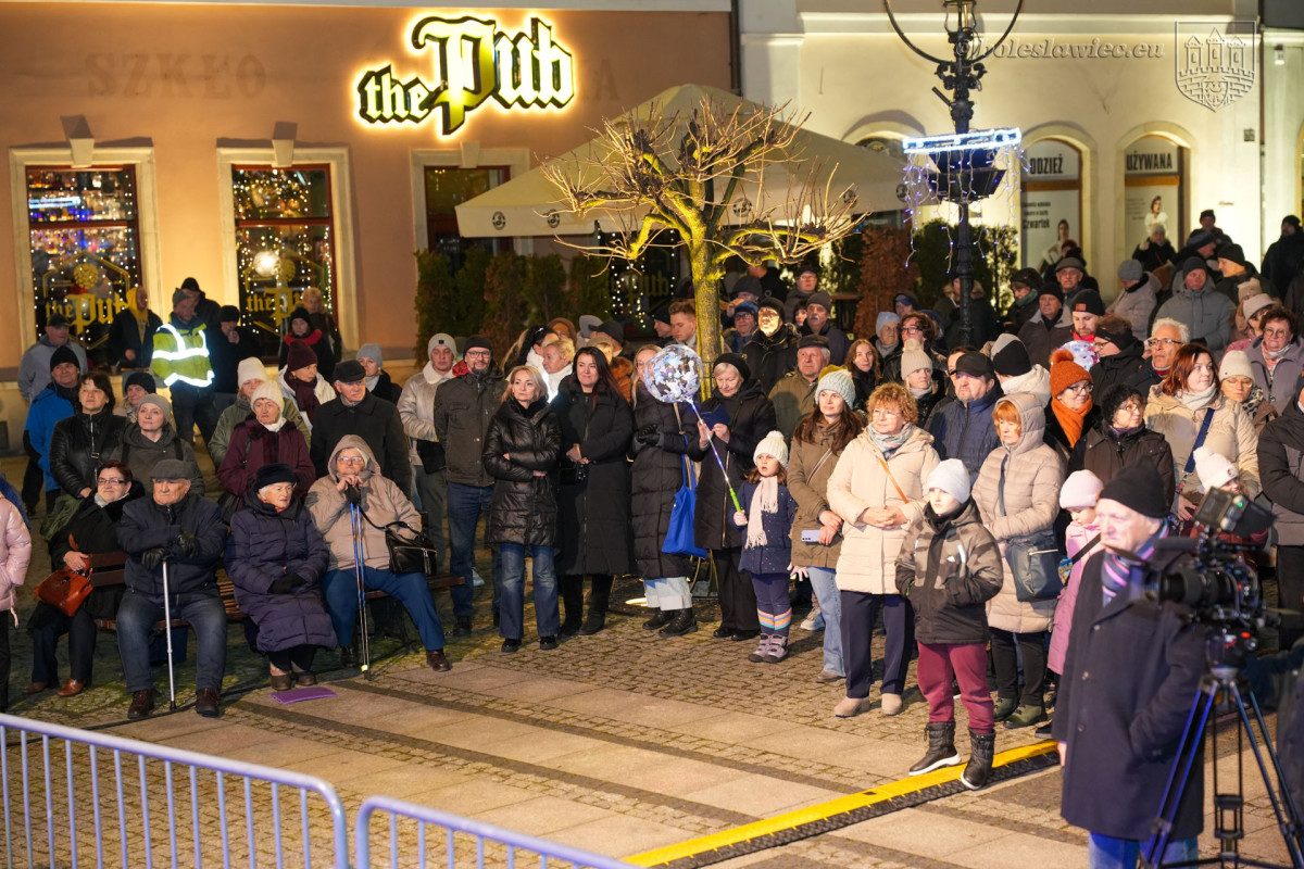 Gwiazdka życzliwości i jarmark na bolesławieckim rynku 2025 r.