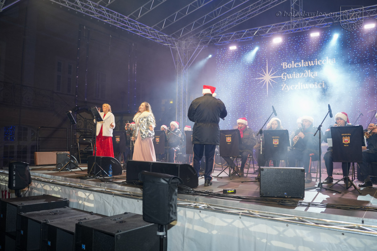 Gwiazdka życzliwości i jarmark na bolesławieckim rynku 2025 r.