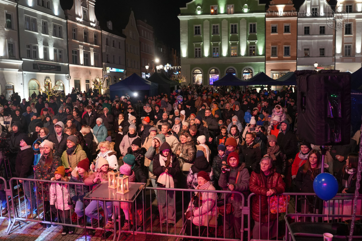 Gwiazdka życzliwości i jarmark na bolesławieckim rynku 2025 r.