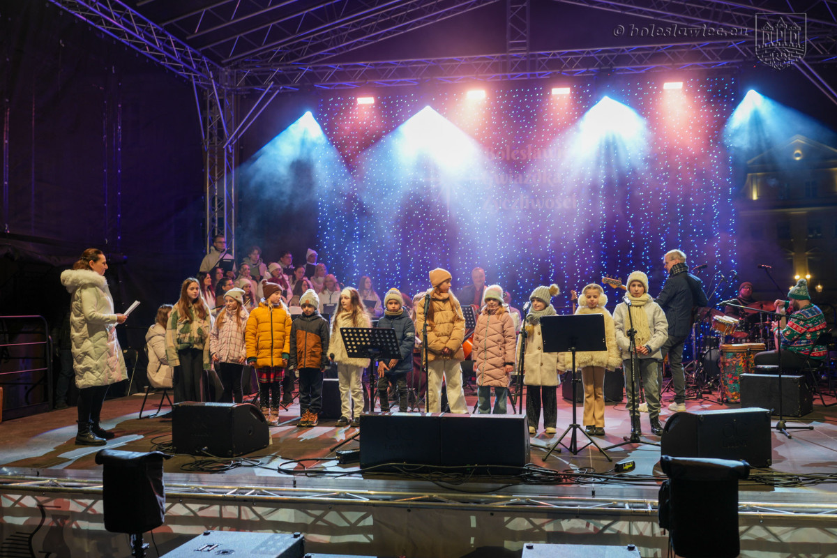 Gwiazdka życzliwości i jarmark na bolesławieckim rynku 2025 r.