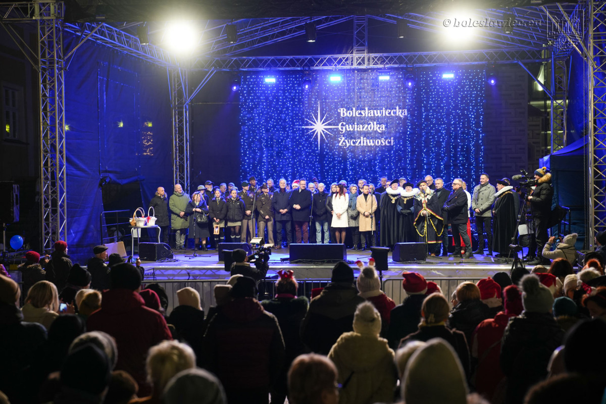 Gwiazdka życzliwości i jarmark na bolesławieckim rynku 2025 r.