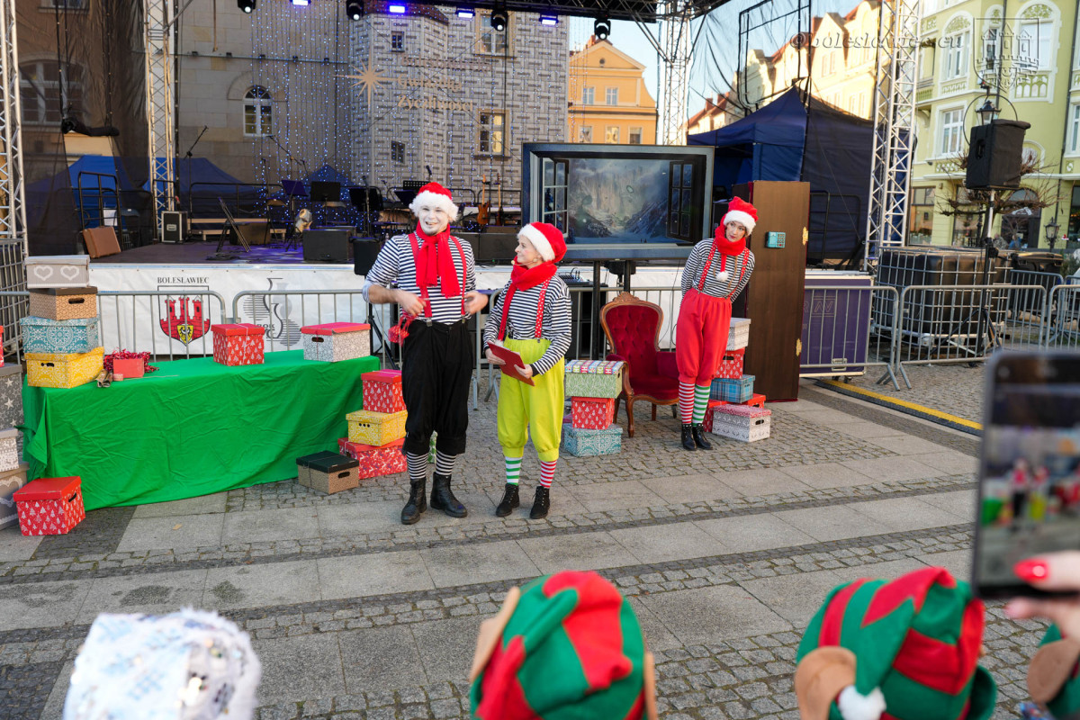 Gwiazdka życzliwości i jarmark na bolesławieckim rynku 2025 r.