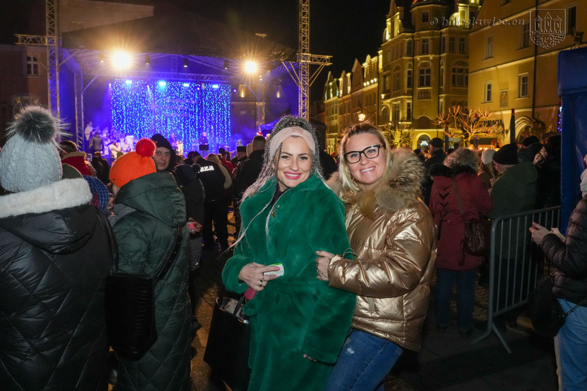 Gwiazdka życzliwości i jarmark na bolesławieckim rynku 2025 r.