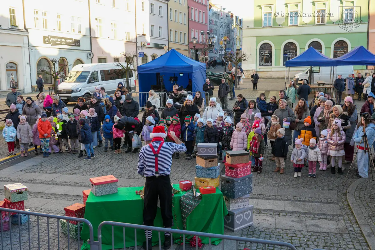 Gwiazdka życzliwości i jarmark na bolesławieckim rynku 2025 r.
