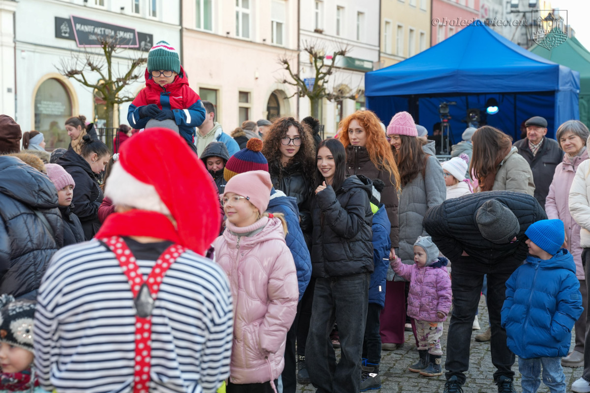 Gwiazdka życzliwości i jarmark na bolesławieckim rynku 2025 r.