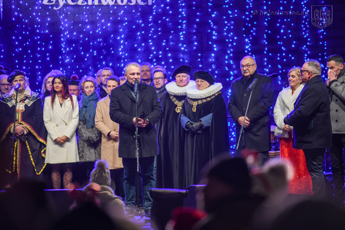 Gwiazdka życzliwości i jarmark na bolesławieckim rynku 2025 r.