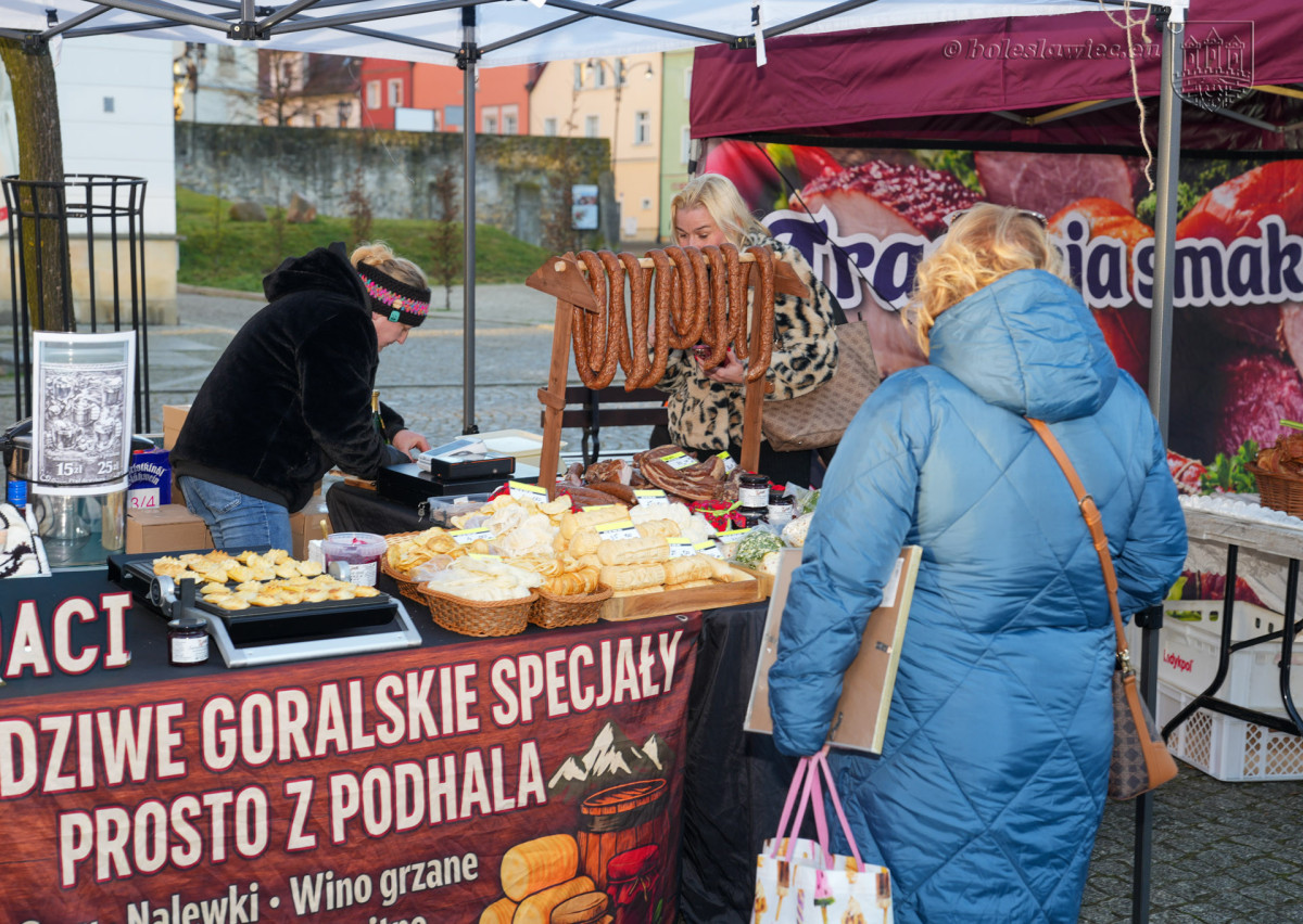 Gwiazdka życzliwości i jarmark na bolesławieckim rynku 2025 r.