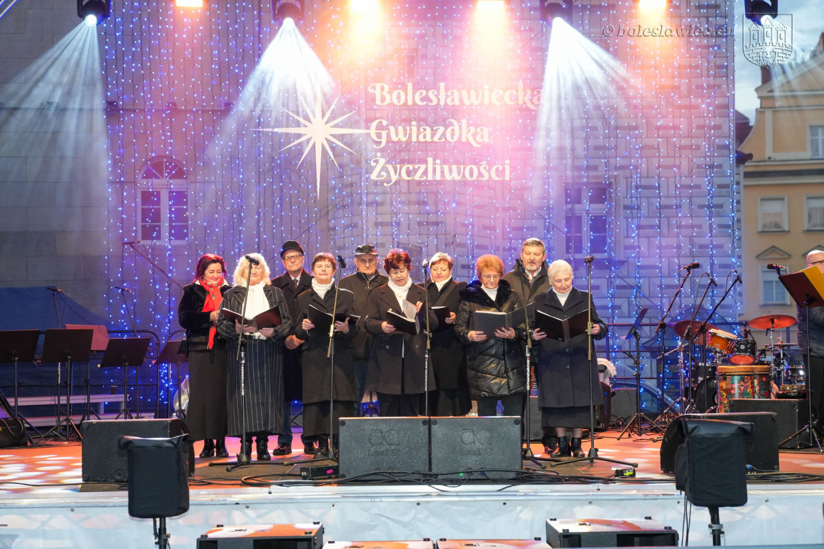 Gwiazdka życzliwości i jarmark na bolesławieckim rynku 2025 r.