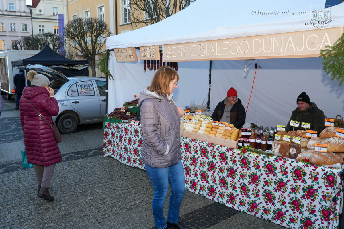 Gwiazdka życzliwości i jarmark na bolesławieckim rynku 2025 r.