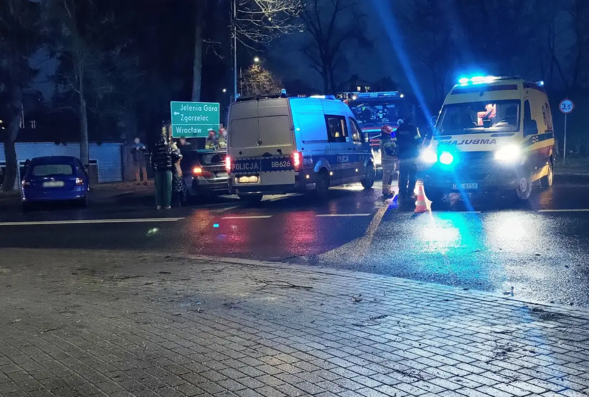 Kolizja na skrzyżowaniu ulicy Kosiby ze Spokojną