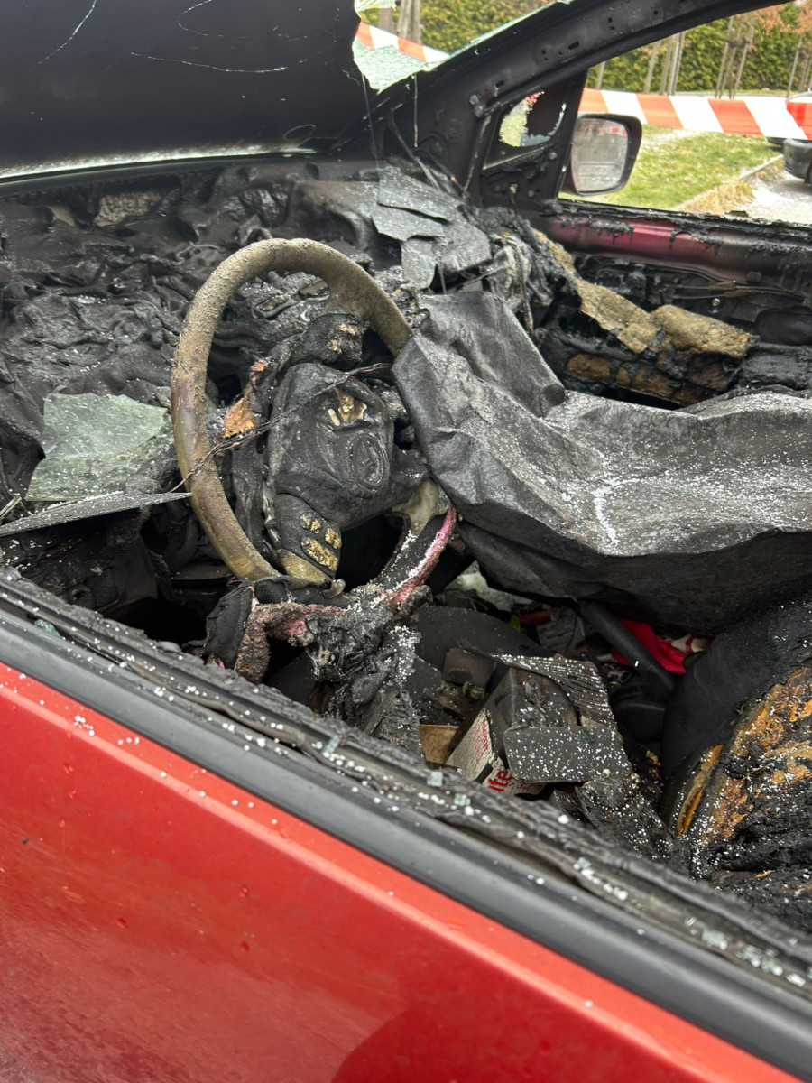 Spalone auto przy ul. Lubańskiej