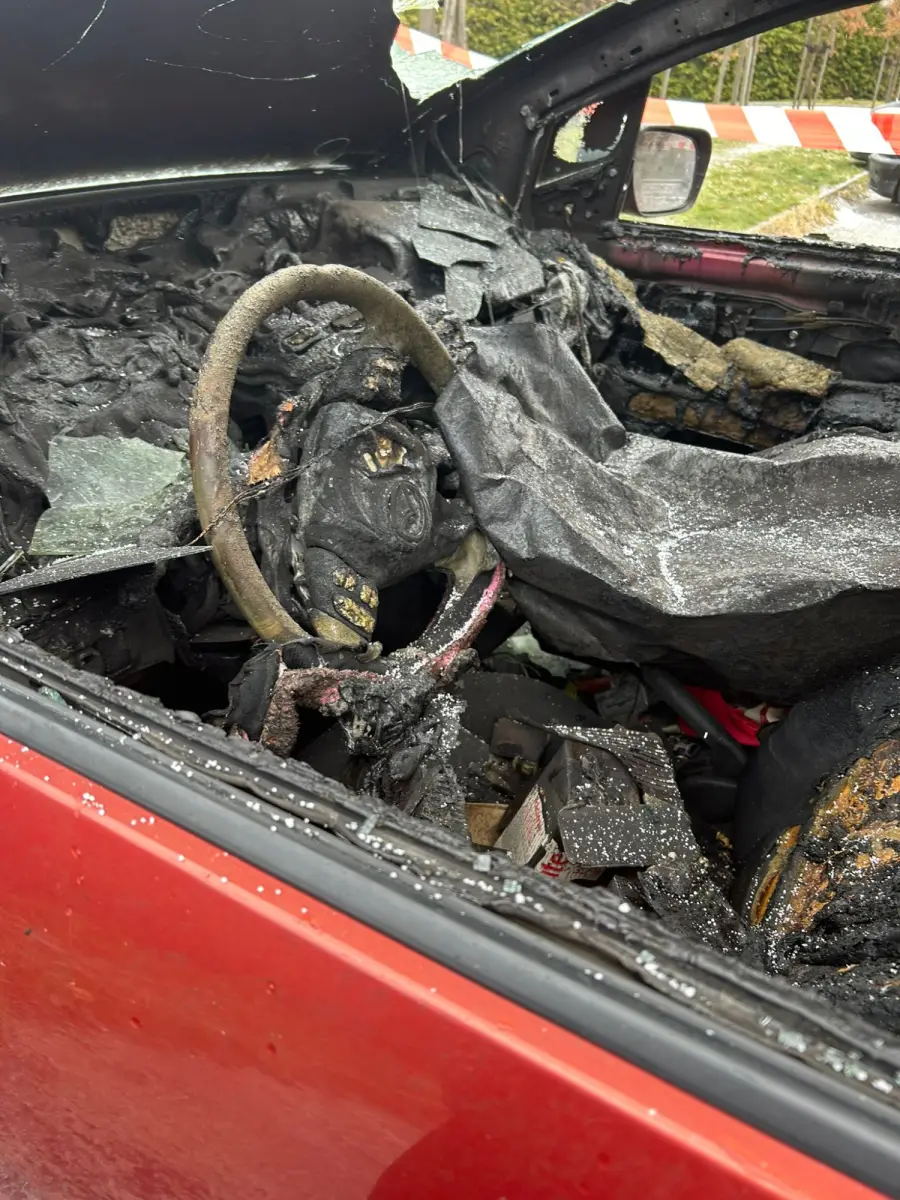 Spalone auto przy ul. Lubańskiej