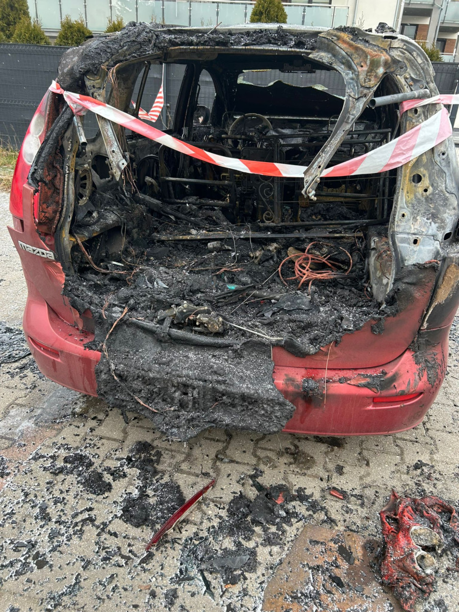 Spalone auto przy ul. Lubańskiej