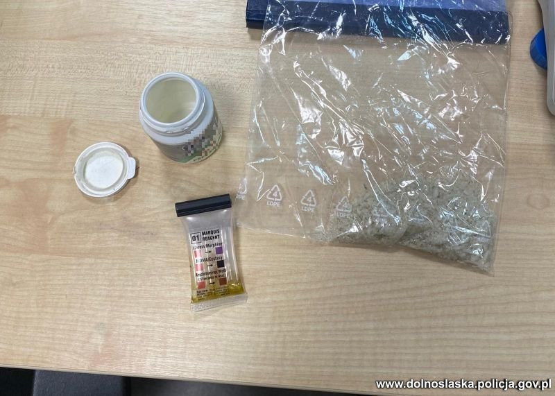 Auto, broń i narkotyki