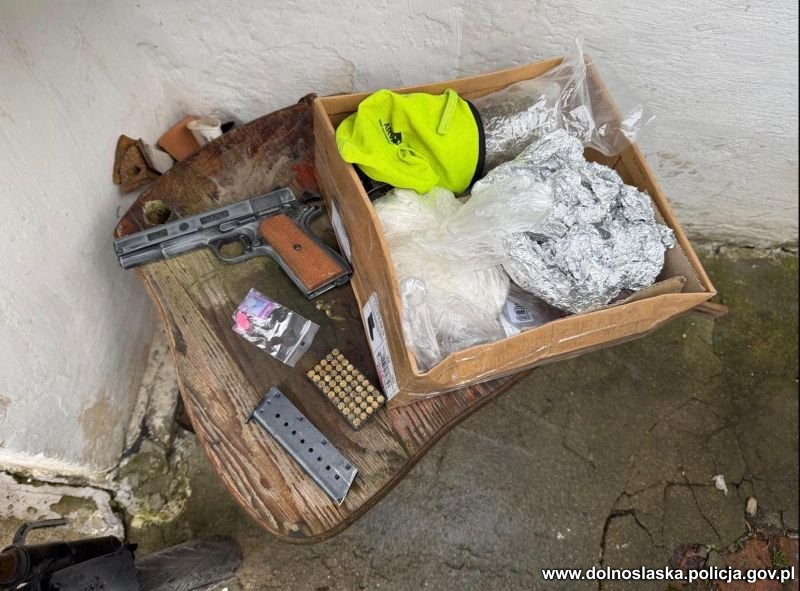 Auto, broń i narkotyki