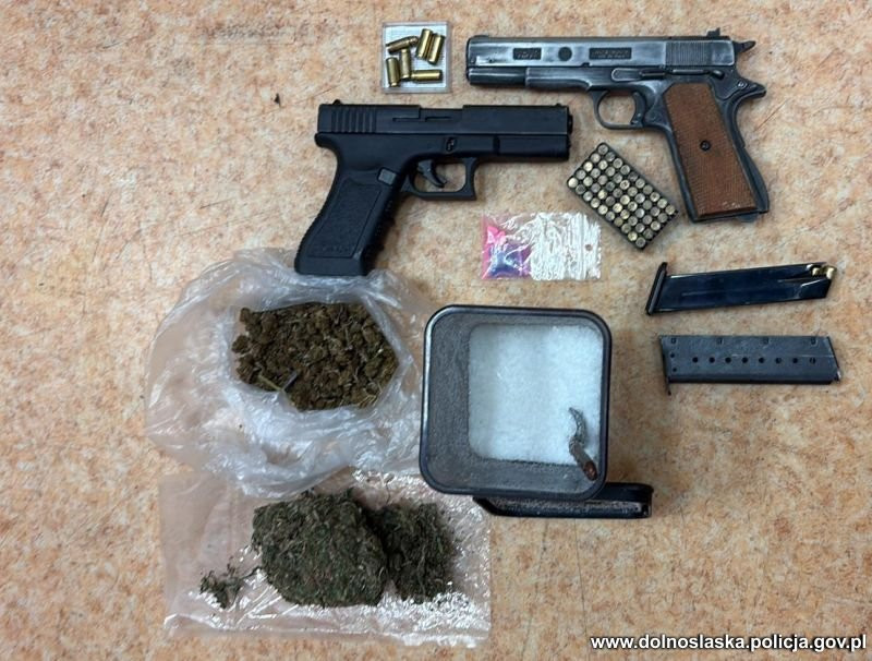 Auto, broń i narkotyki