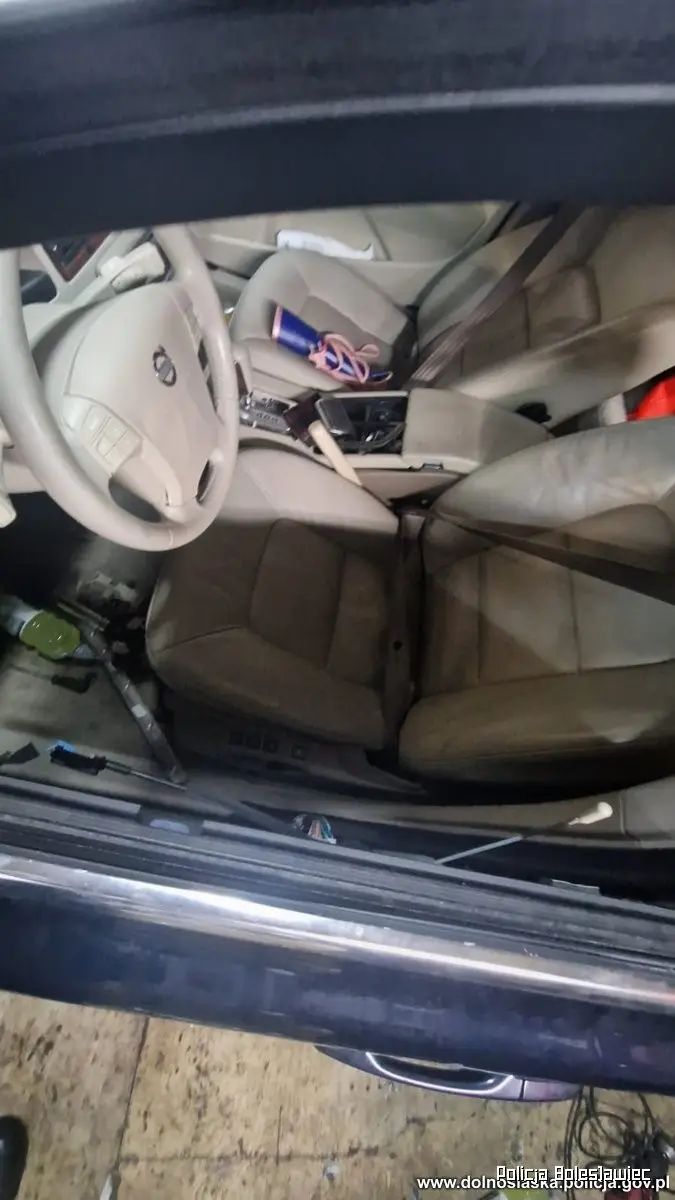 Ukradzione auto w warsztacie