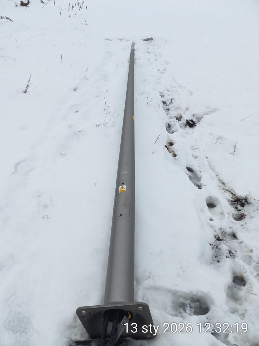 Zdemolowane latarnie