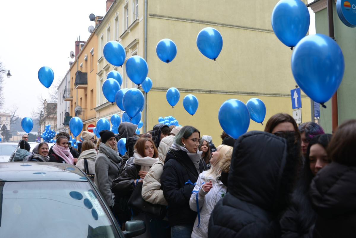 100 dni do matury w Bolesławcu! Maturzyści zatańczyli poloneza w Rynku
