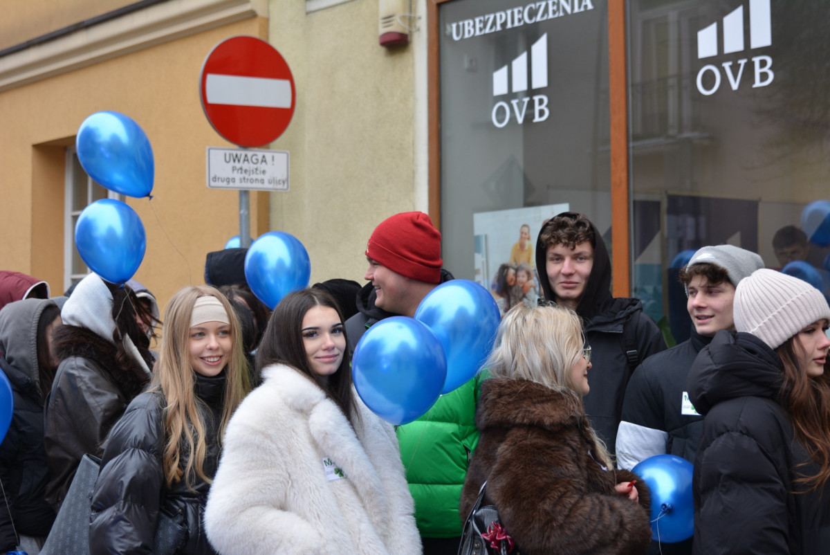 100 dni do matury w Bolesławcu! Maturzyści zatańczyli poloneza w Rynku