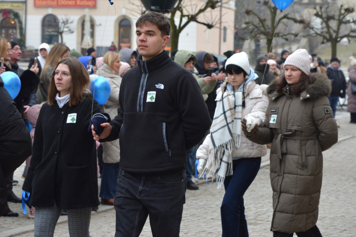 100 dni do matury w Bolesławcu! Maturzyści zatańczyli poloneza w Rynku