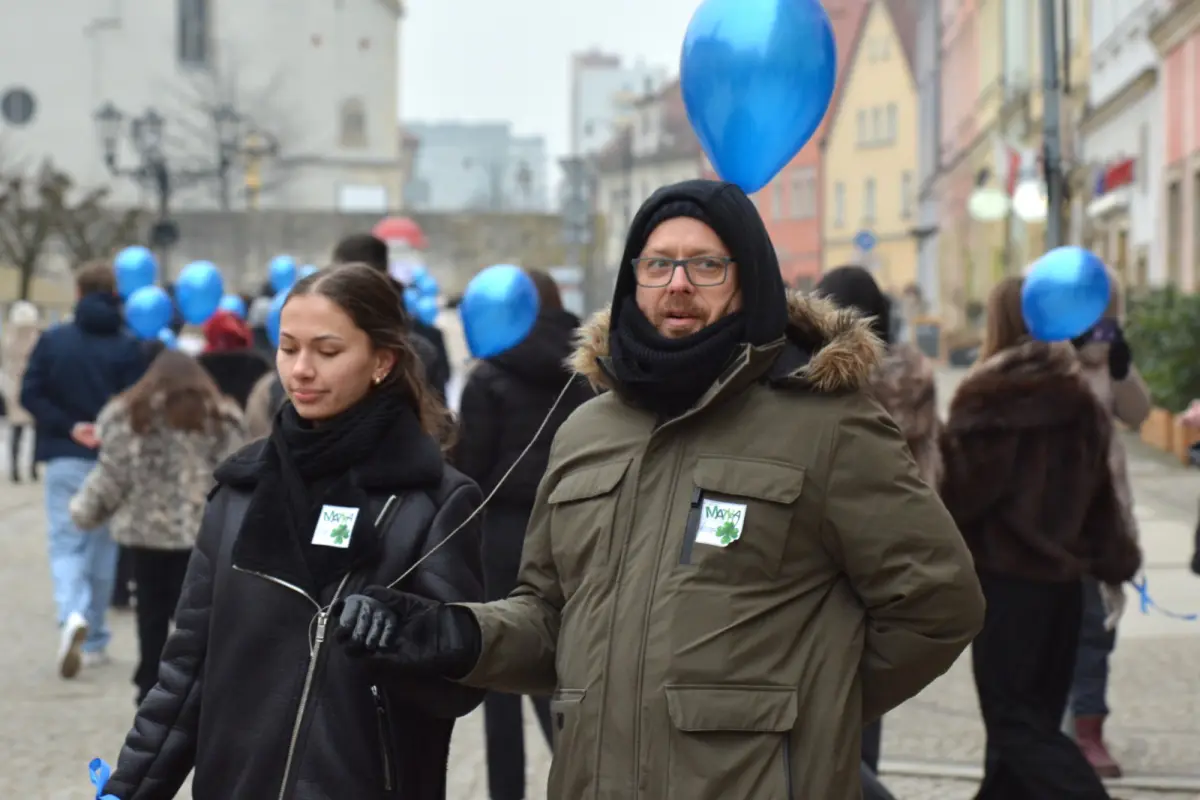 100 dni do matury w Bolesławcu! Maturzyści zatańczyli poloneza w Rynku