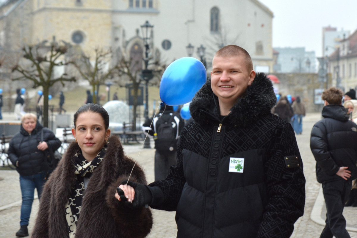 100 dni do matury w Bolesławcu! Maturzyści zatańczyli poloneza w Rynku
