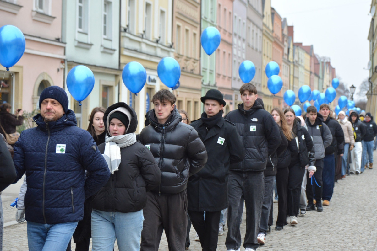100 dni do matury w Bolesławcu! Maturzyści zatańczyli poloneza w Rynku