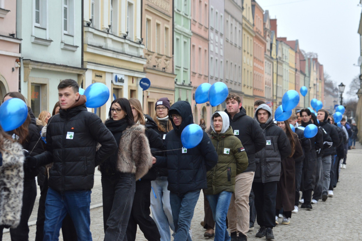 100 dni do matury w Bolesławcu! Maturzyści zatańczyli poloneza w Rynku