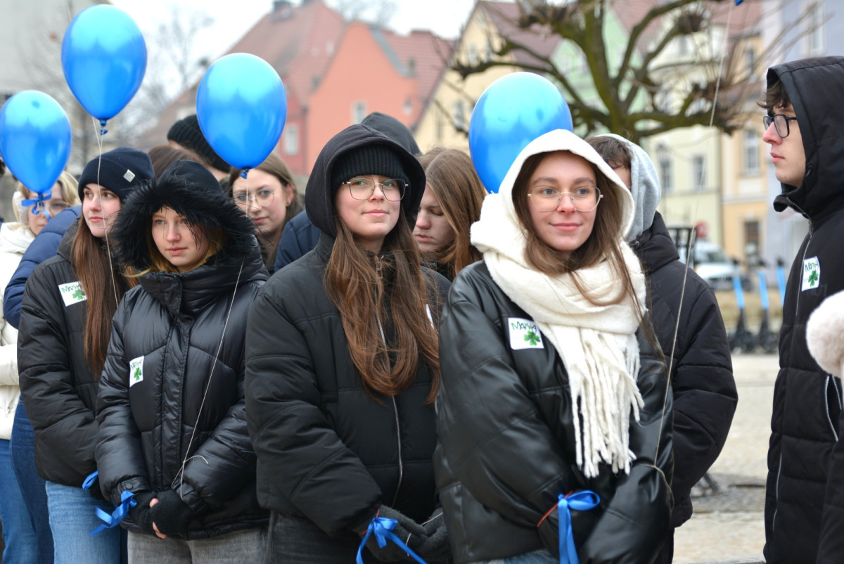 100 dni do matury w Bolesławcu! Maturzyści zatańczyli poloneza w Rynku