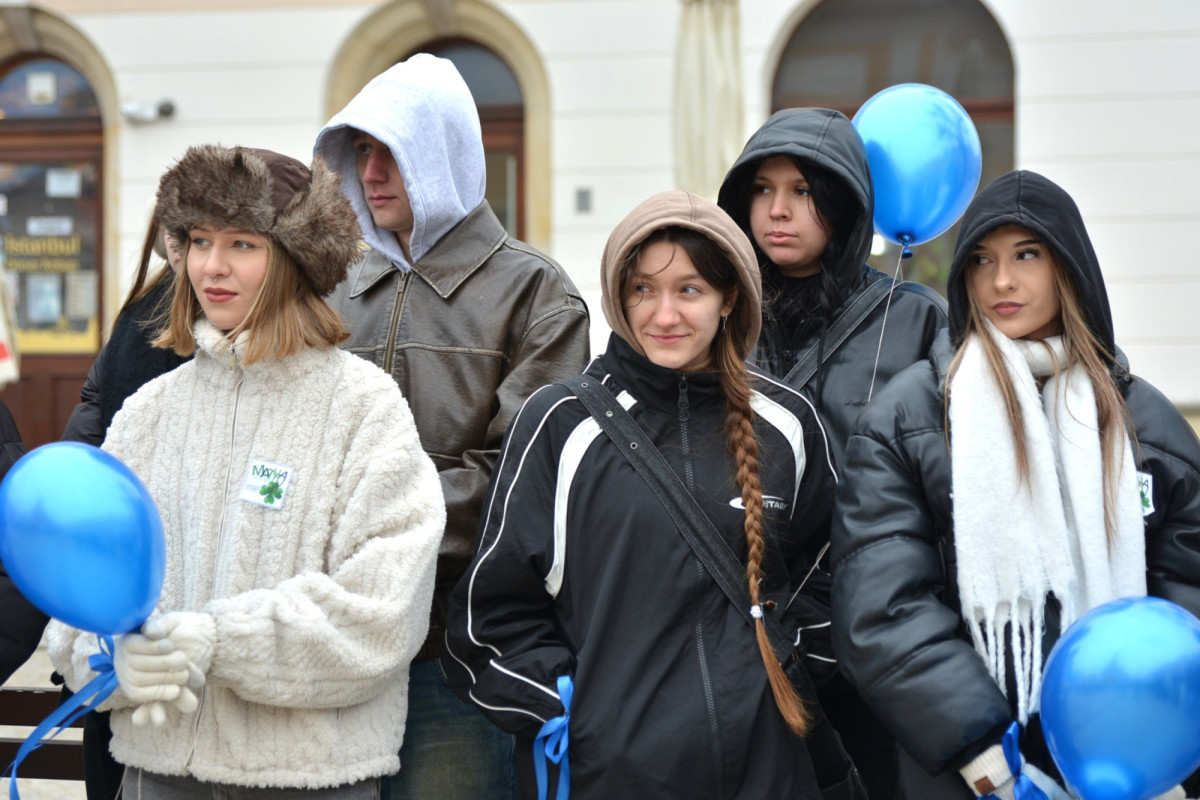 100 dni do matury w Bolesławcu! Maturzyści zatańczyli poloneza w Rynku