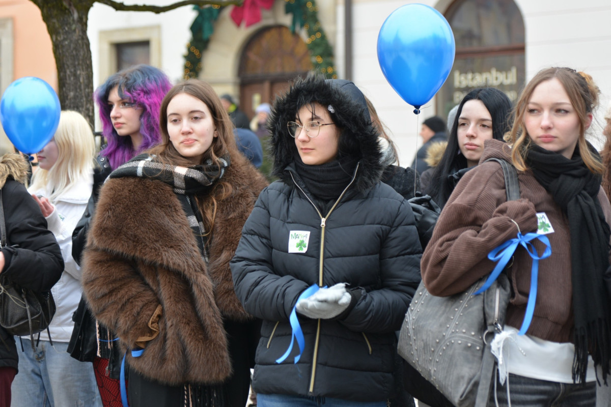 100 dni do matury w Bolesławcu! Maturzyści zatańczyli poloneza w Rynku