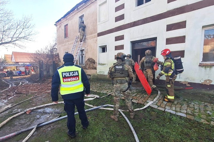 Akcja służb w Skale