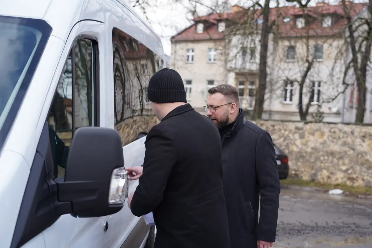 Nowy mikrobus dla uczniów z niepełnosprawnością