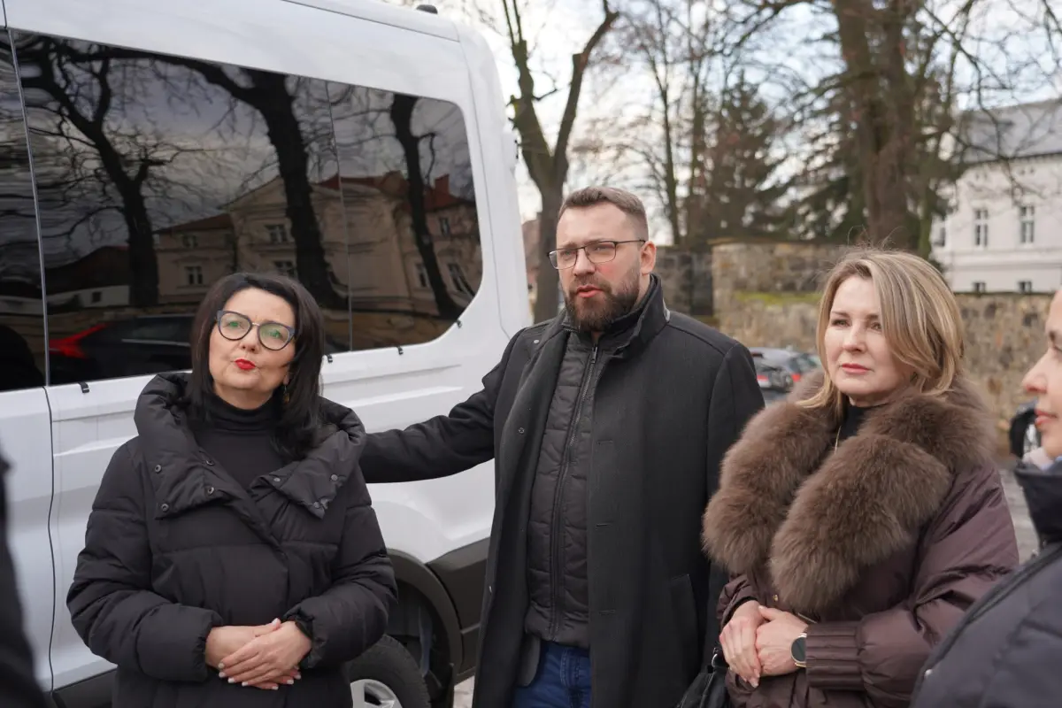 Nowy mikrobus dla uczniów z niepełnosprawnością