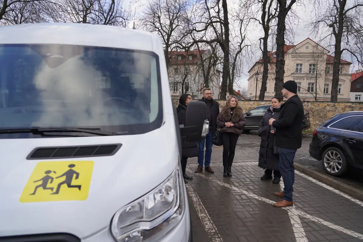 Nowy mikrobus dla uczniów z niepełnosprawnością