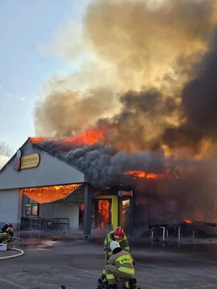 Pożar Biedronki w Polkowicach