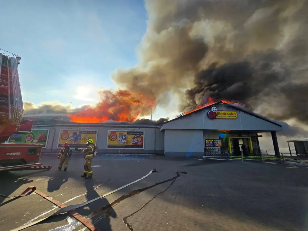 Pożar Biedronki w Polkowicach