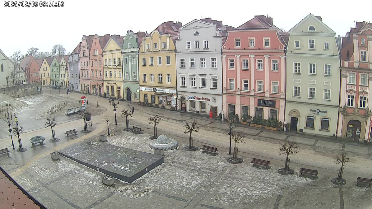 Bolesławiec sparaliżowany przez gołoledź. Część mieszkańców została w domach