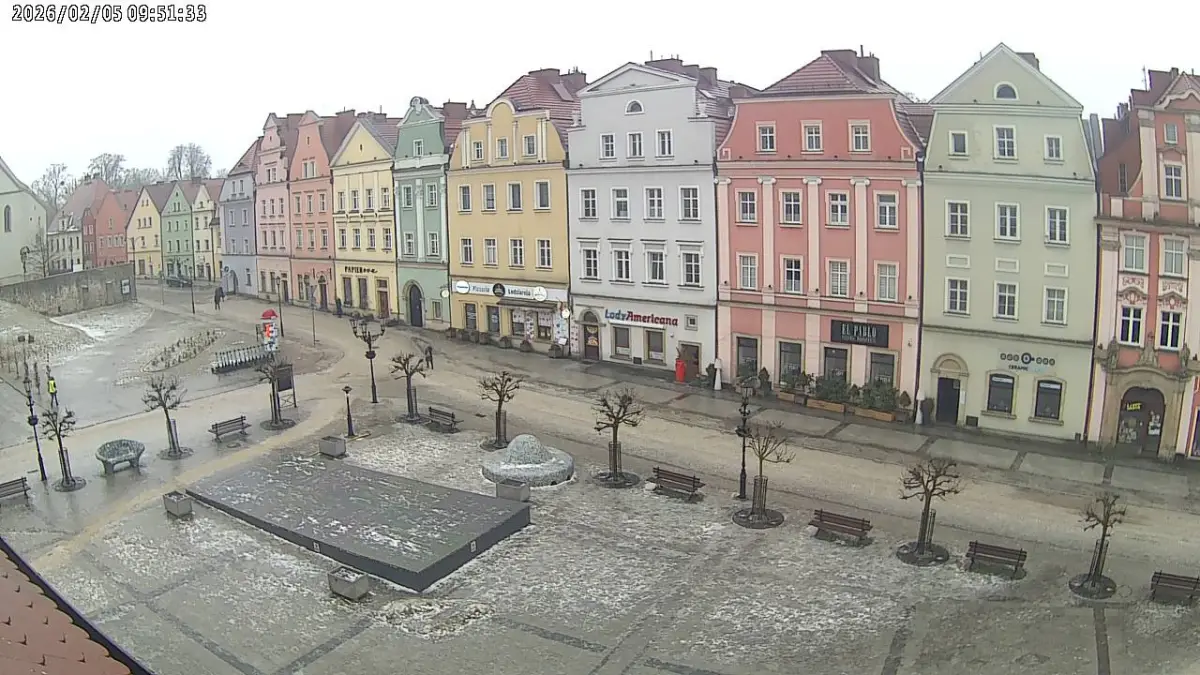 Bolesławiec sparaliżowany przez gołoledź. Część mieszkańców została w domach