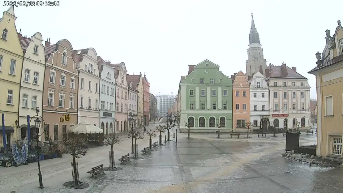 Bolesławiec sparaliżowany przez gołoledź. Część mieszkańców została w domach