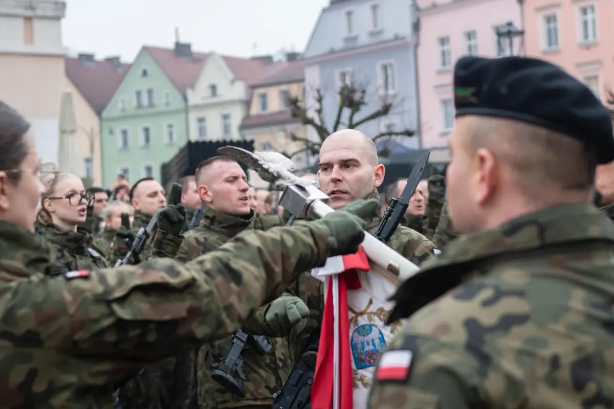 Przysięga wojskowa na bolesławieckim rynku