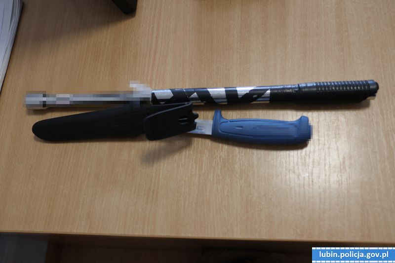 Podejrzany, nóż i pałka teleskopowa