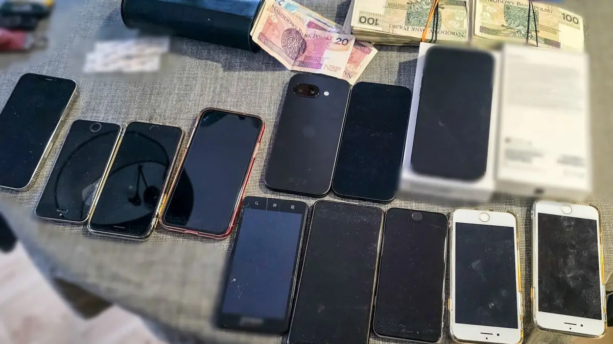 Zatrzymany, pieniądze i telefony